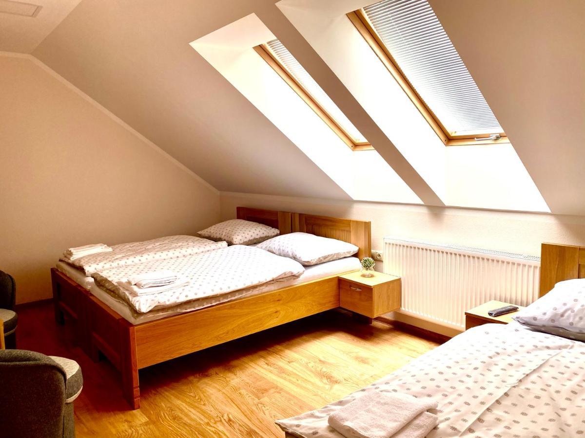 Penzion Pod Tureckom Hotell Trenčianske Bohuslavice Eksteriør bilde