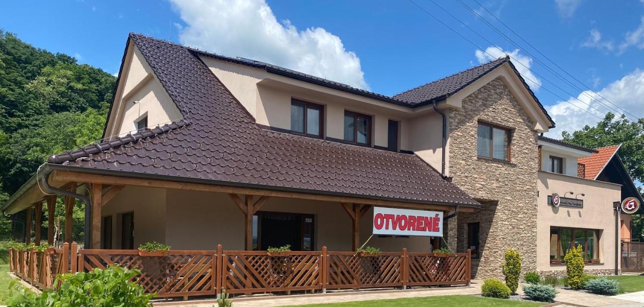 Penzion Pod Tureckom Hotell Trenčianske Bohuslavice Eksteriør bilde