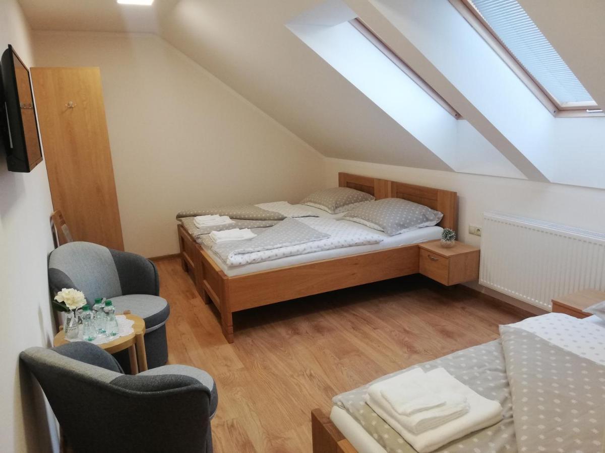 Penzion Pod Tureckom Hotell Trenčianske Bohuslavice Eksteriør bilde