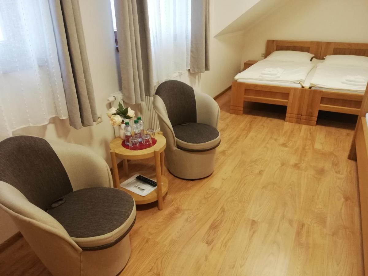 Penzion Pod Tureckom Hotell Trenčianske Bohuslavice Eksteriør bilde